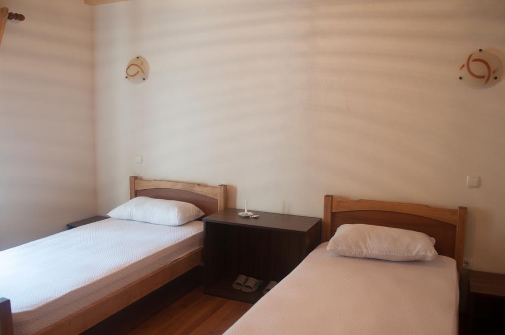 Aste Guesthouse Tropoje الغرفة الصورة