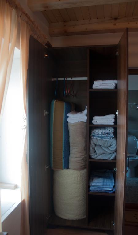 Aste Guesthouse Tropoje الغرفة الصورة