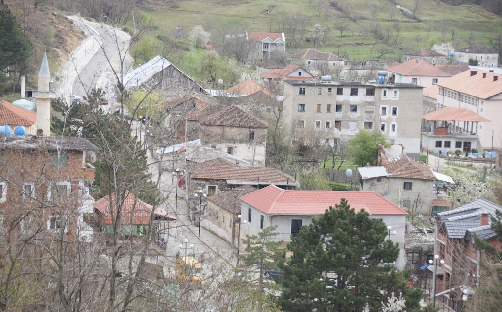 Aste Guesthouse Tropoje المظهر الخارجي الصورة